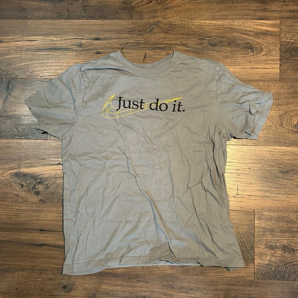 Nike Men's Grey and Blue T-shirt